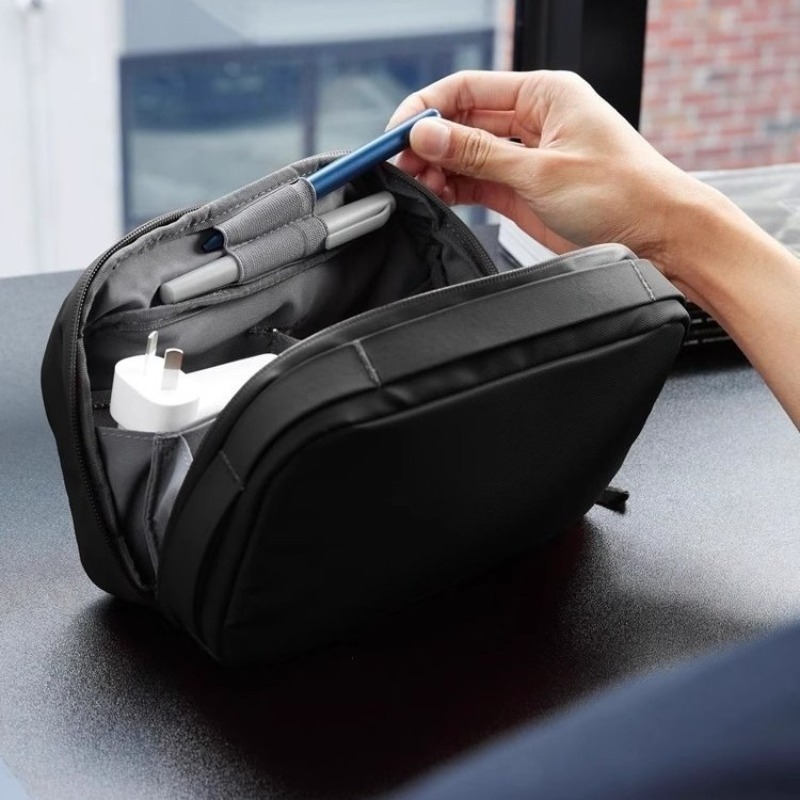 Tech Accessories Case - حقيبة تنظيم رقمية متعددة الاستخدامات مع