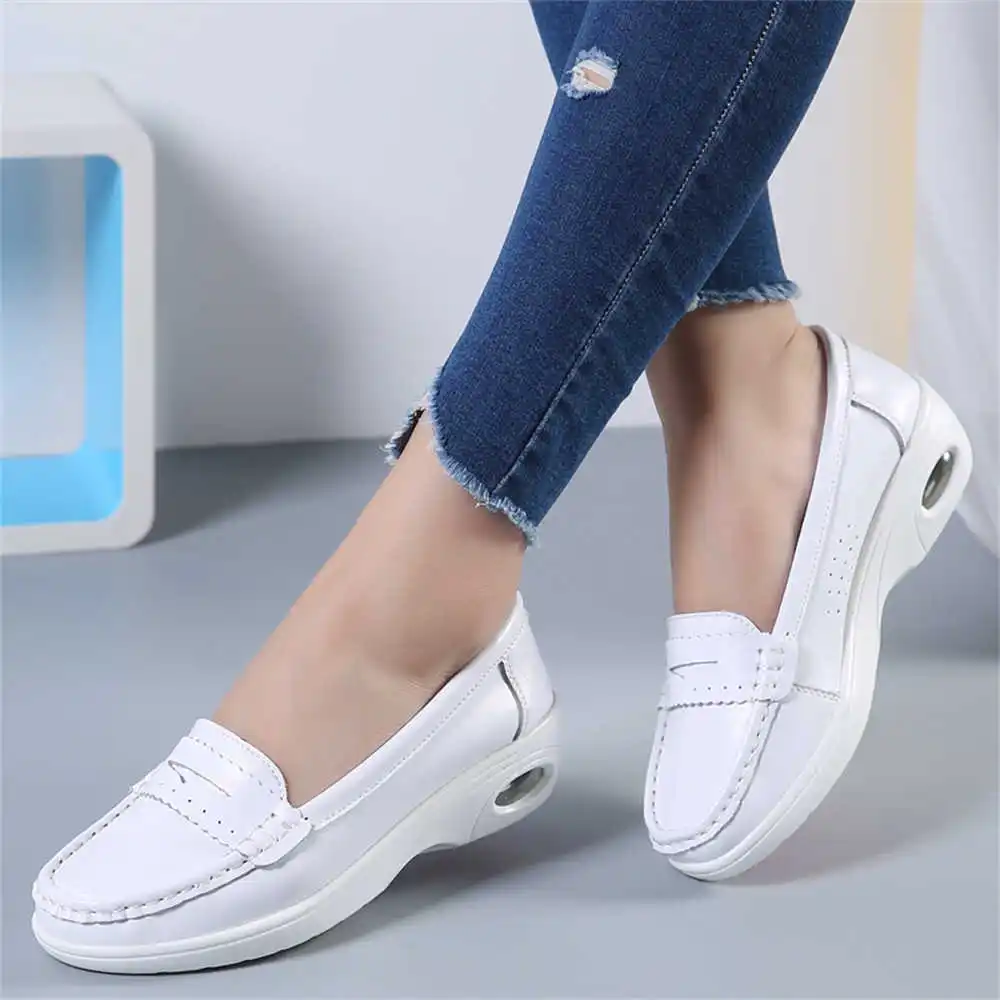 سميكة وحيد الانزلاق على المدرب - مراجعة Tech Accessories For College وسعره